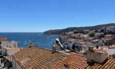 Cadaques tepeden manzarası